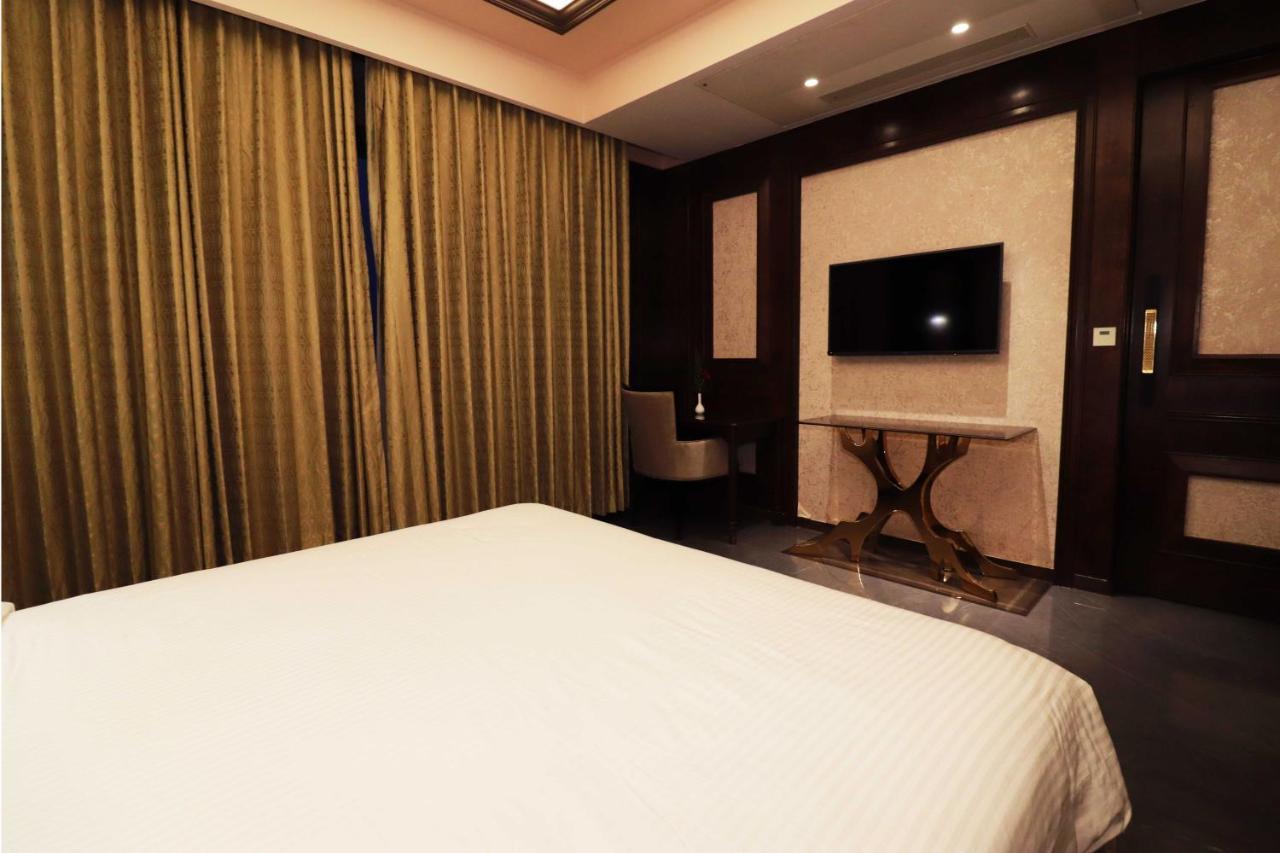 Seven Eleven Hotels And Club Bhayandar Exterior foto